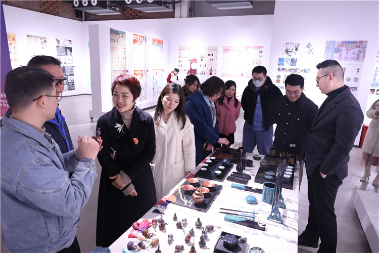 重艺学子毕业展开幕 部分设计作品已量产(图3) 重艺学子毕业展开幕 部分设计作品已量产(图3)
