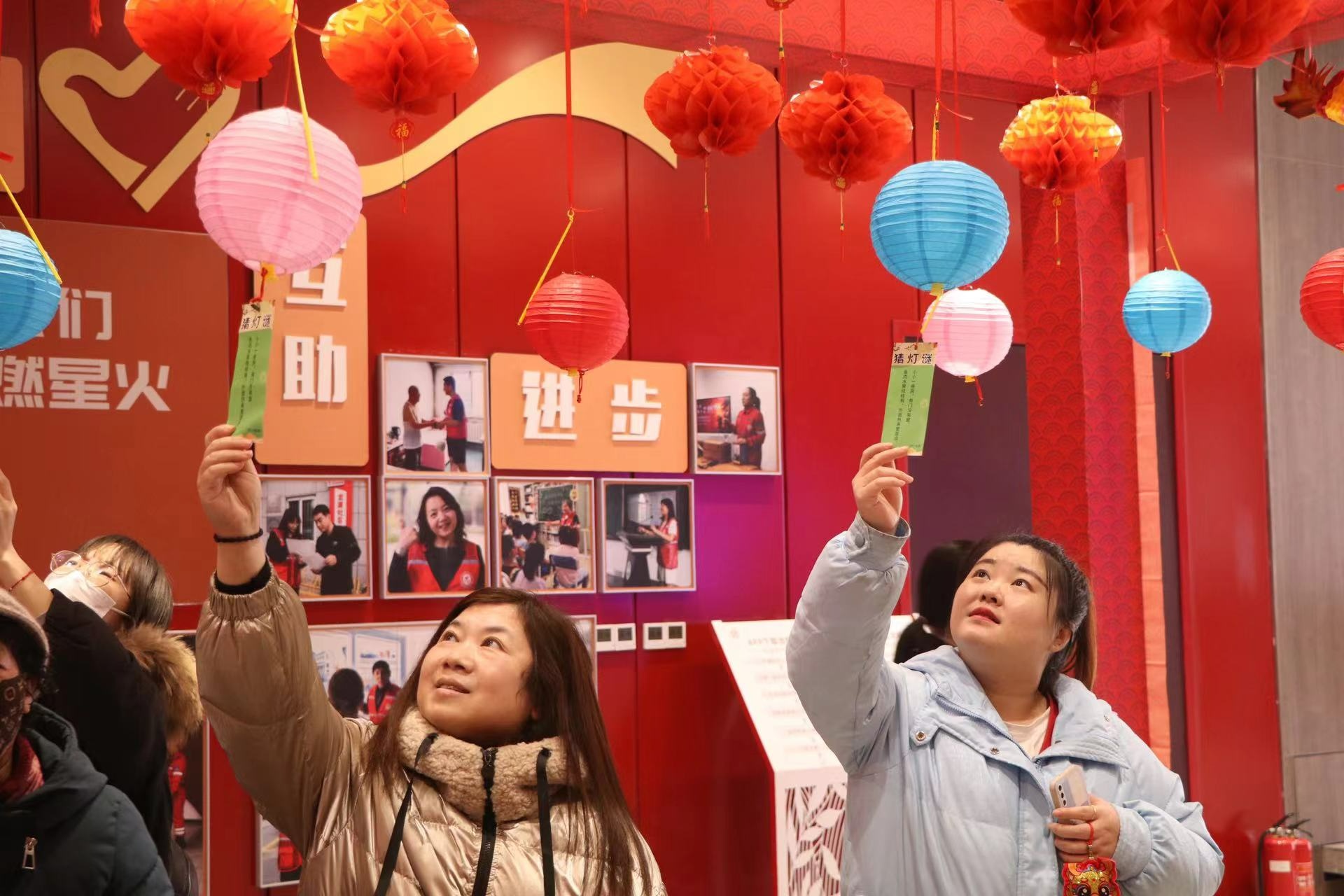 网络中国节·春节 沈阳大东区举办赏年画过大年活动(图3) 网络中国节·春节 沈阳大东区举办赏年画过大年活动(图3)