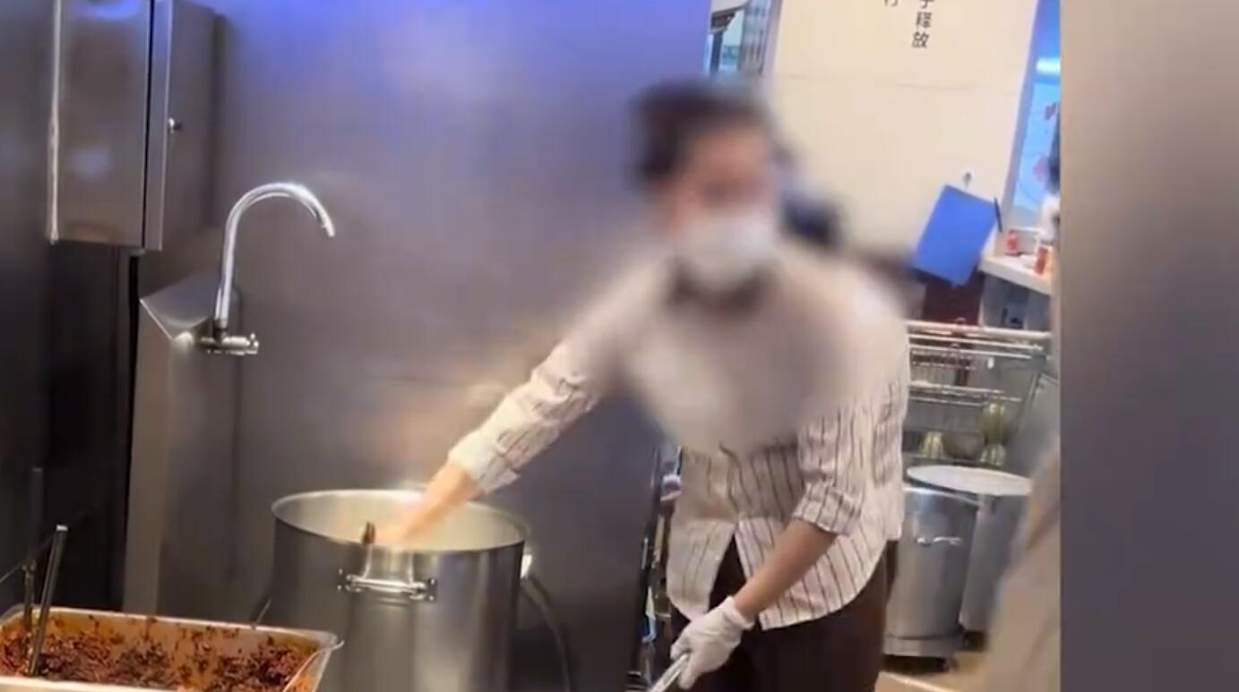 胖东来“员工试吃”事件反转 品牌专家解读:品牌形象也包括员工的感知(图2) 胖东来“员工试吃”事件反转 品牌专家解读:品牌形象也包括员工的感知(图2)