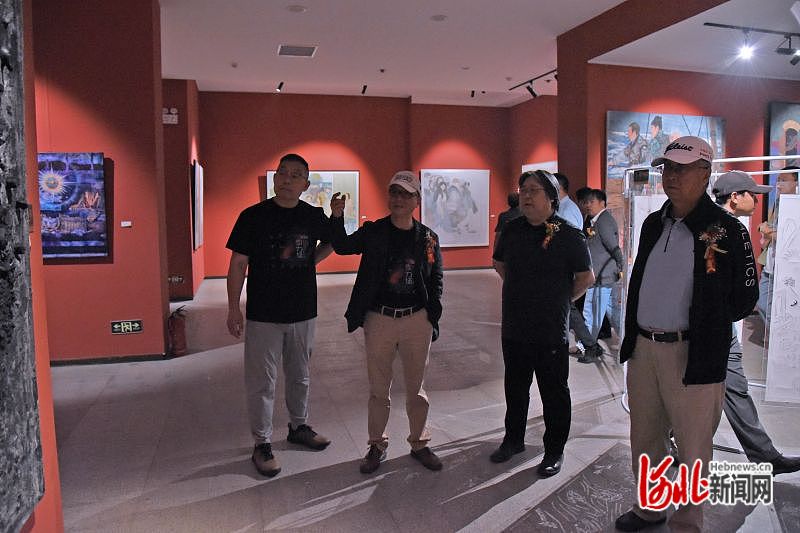 引力场——河北师范大学美术与设计学院2024届毕业生获奖作品展开幕(图2) 引力场——河北师范大学美术与设计学院2024届毕业生获奖作品展开幕(图2)