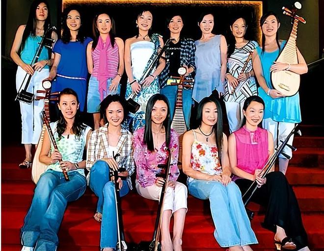 23年前那个爆火的女子十二乐坊放弃中国到日本发展如愿了吗(图1) 23年前那个爆火的女子十二乐坊放弃中国到日本发展如愿了吗(图1)