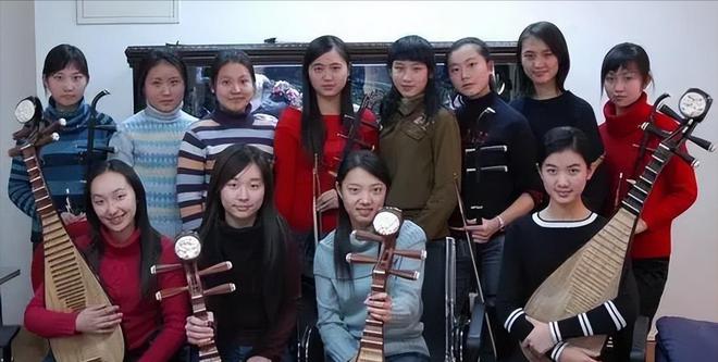 23年前那个爆火的女子十二乐坊放弃中国到日本发展如愿了吗(图4) 23年前那个爆火的女子十二乐坊放弃中国到日本发展如愿了吗(图4)