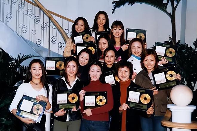 23年前那个爆火的女子十二乐坊放弃中国到日本发展如愿了吗(图13) 23年前那个爆火的女子十二乐坊放弃中国到日本发展如愿了吗(图13)