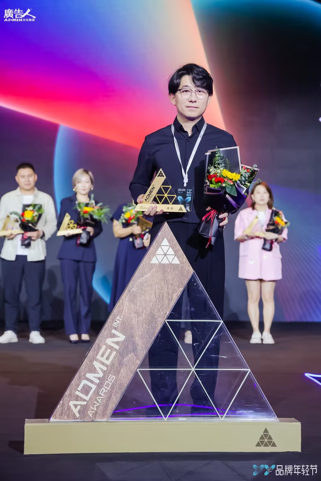 华帝潘班荣获“2024ADMEN国际大赏·当代品牌杰出青年才俊”称号(图2) 华帝潘班荣获“2024ADMEN国际大赏·当代品牌杰出青年才俊”称号(图2)