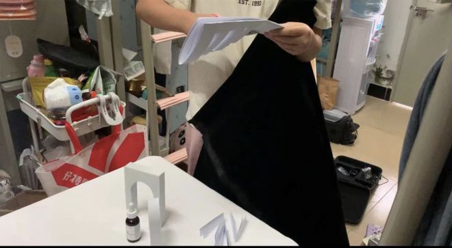 大学生宿舍里花100元拍广告效果不输百万级大制作(图7) 大学生宿舍里花100元拍广告效果不输百万级大制作(图7)