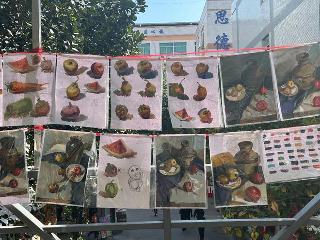 精彩首秀!24广告学子素描与色彩作品展(图7) 精彩首秀!24广告学子素描与色彩作品展(图7)