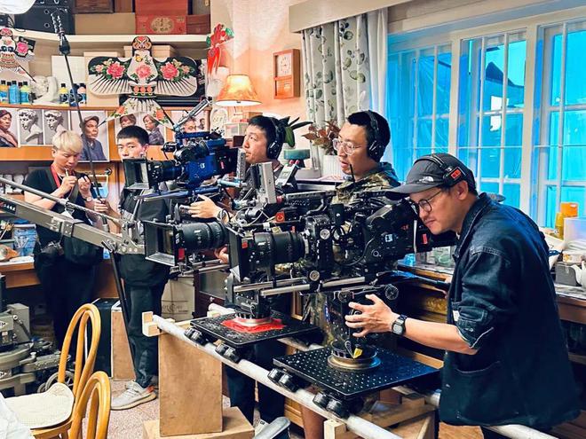 《春色寄情人》:索尼 CinealtaV 2 助力下的2024中国电视剧精选之作(图9) 《春色寄情人》:索尼 CinealtaV 2 助力下的2024中国电视剧精选之作(图9)
