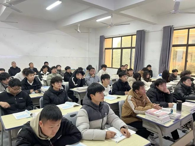 江西工程学院领导深入教学一线听课(图10)