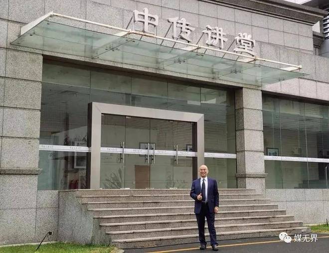 1秒认知:2025 户外广告出圈大赏效果炸裂的秘密都在这!(图4) 1秒认知:2025 户外广告出圈大赏效果炸裂的秘密都在这!(图4)